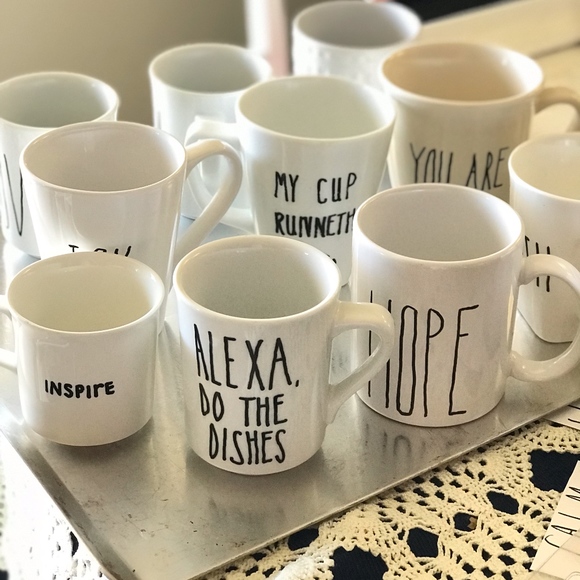 Welcome to my closet!   May days be filled with ❤️ - Picture 2 of 7